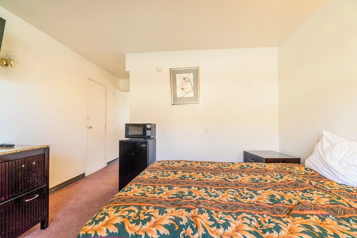 Room 36 of 120