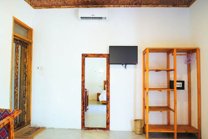 Room 14 of 47