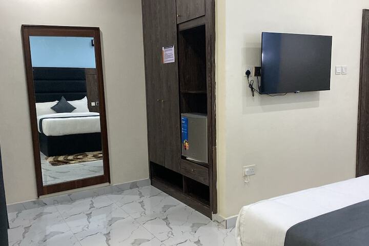 Room 14 of 23
