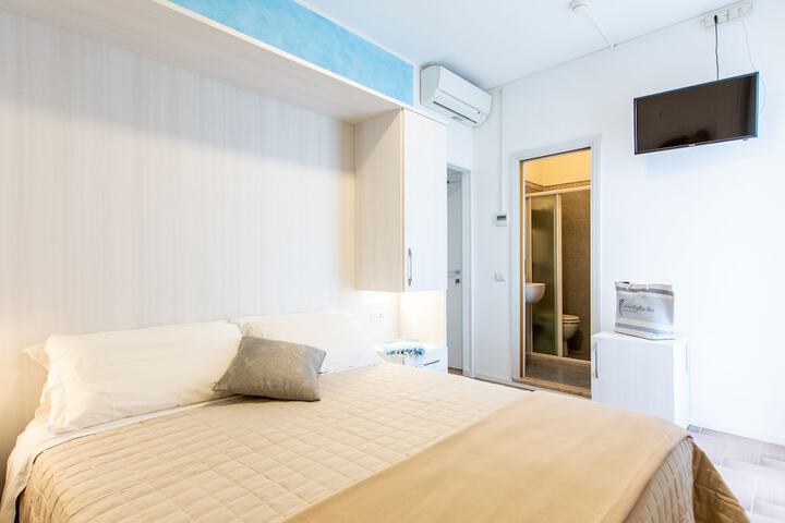 Room 40 of 114