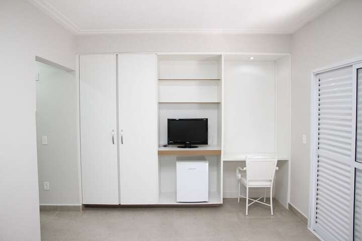 Room 5 of 38