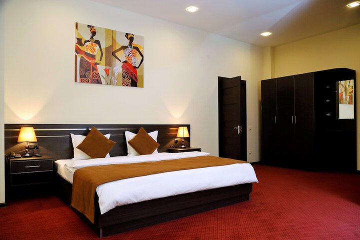 Room 10 of 45