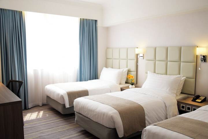Room 15 of 52