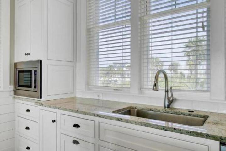 400 Ocean Boulevard in Isle Of Palms, SC