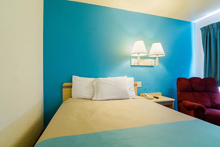 Room 15 of 32