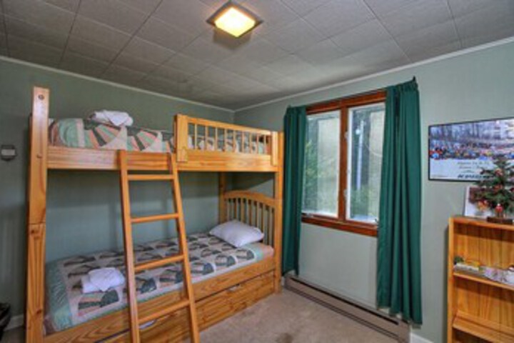 Room 27 of 32