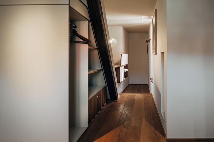 Room 21 of 83