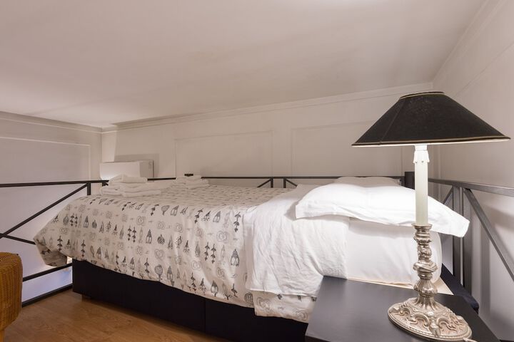 Room 14 of 33