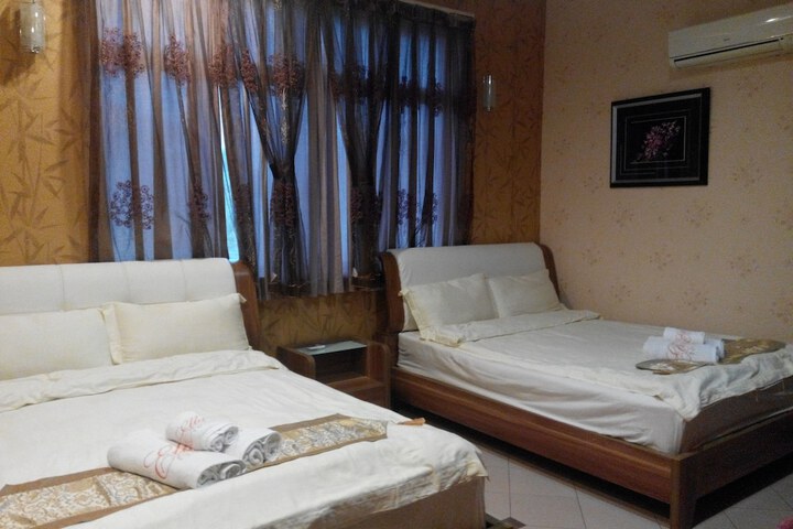Room 13 of 44