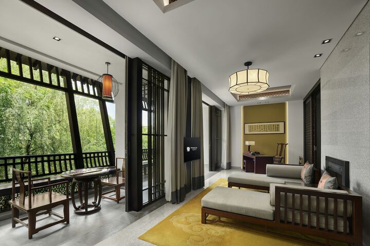 Room 15 of 63