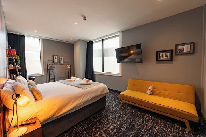 Room 48 of 144