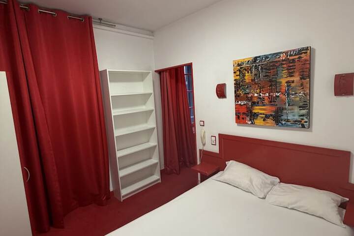 Room 18 of 42