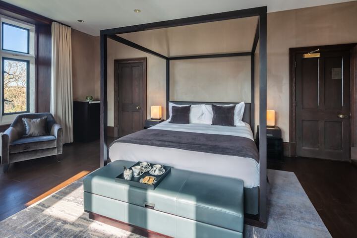 Room 5 of 50