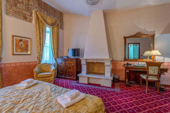 Room 14 of 41