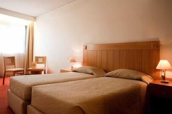 Room 5 of 19