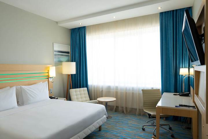 Room 28 of 160