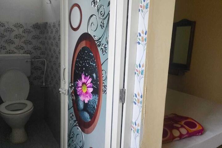 Room 6 of 23