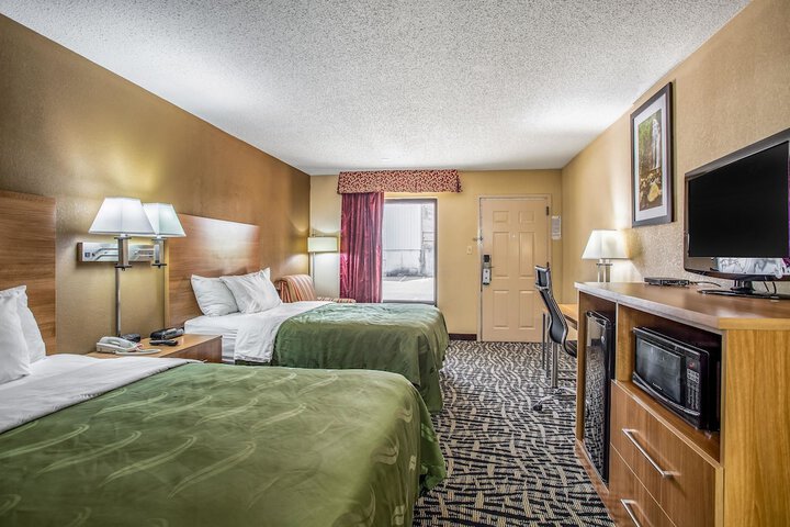 2 Double Beds (3 of 11)