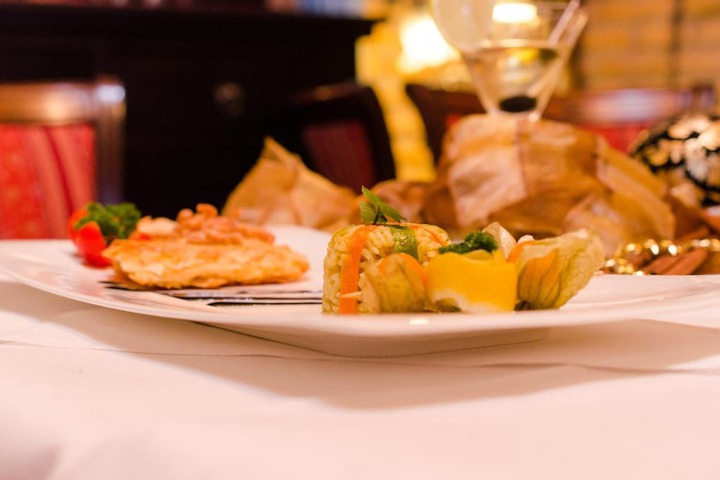 Dining 25 of 36