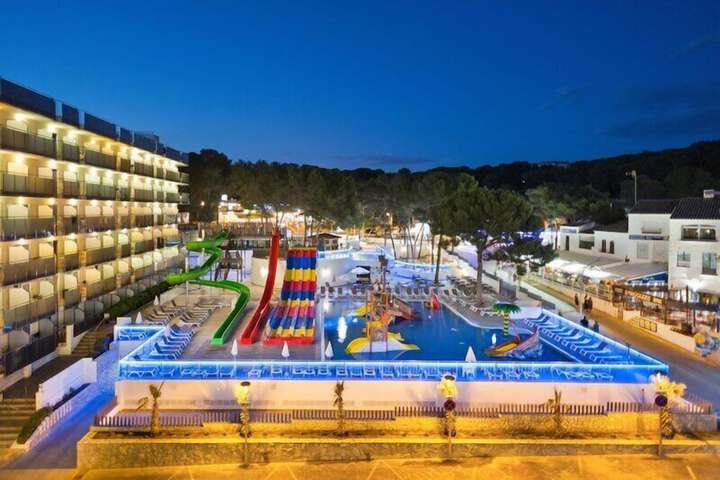 Pools & Facilities