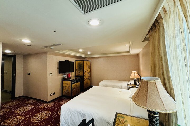 Room 42 of 216