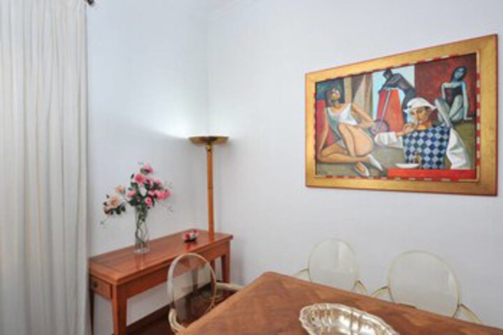 Room 9 of 24