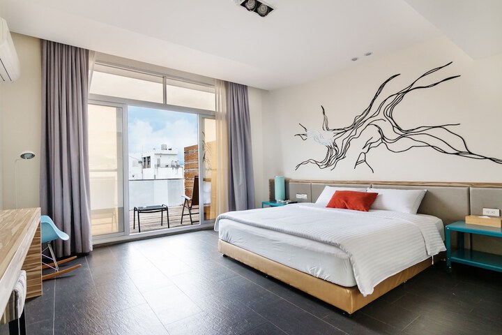 Room 21 of 172