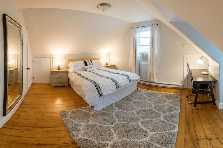 Room 5 of 13