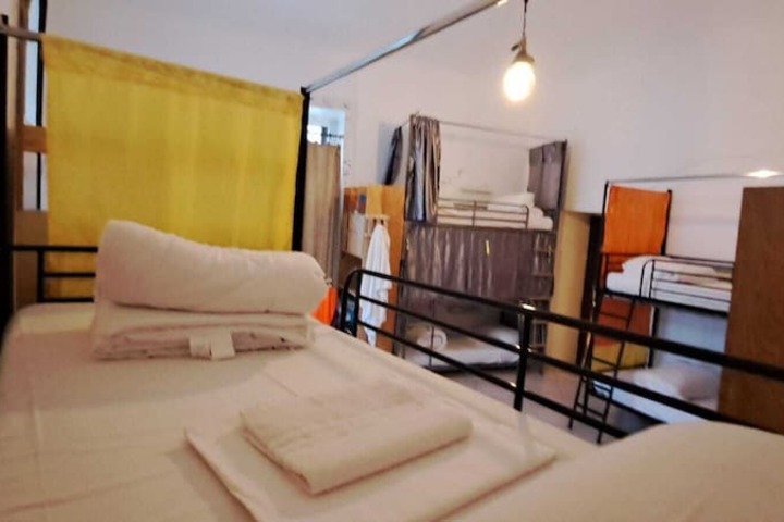 Room 5 of 28