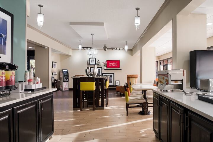 Breakfast area