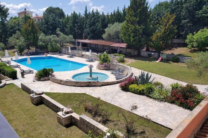 Pool 3 of 10