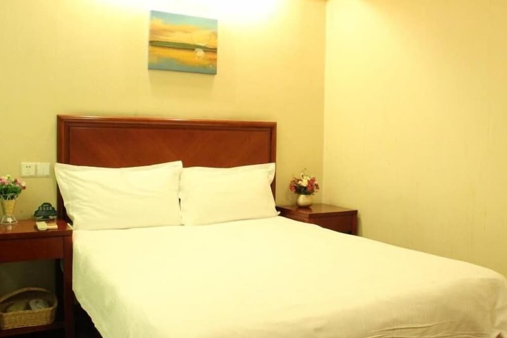 Room 25 of 60