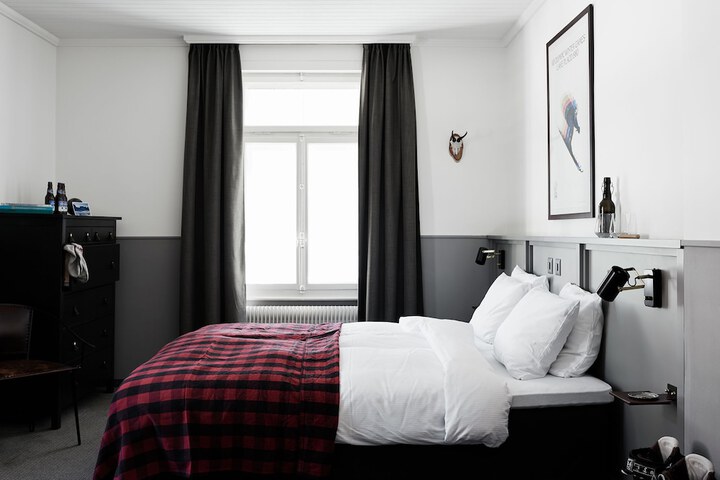 Room 5 of 54