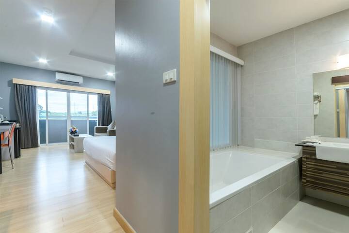 Room 33 of 66