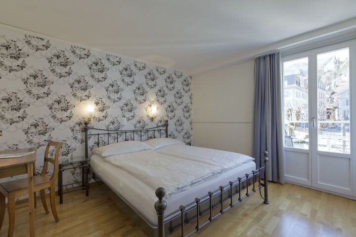 Room 8 of 35