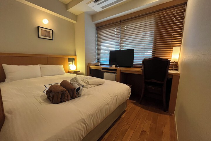 Room 17 of 32