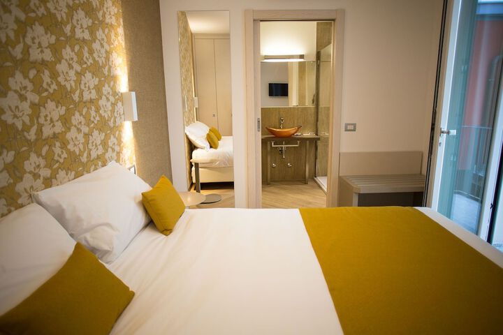 Room 15 of 64