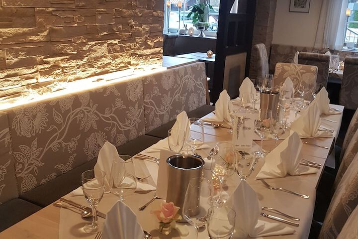 Dining 43 of 77