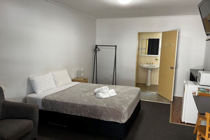 Room 28 of 75