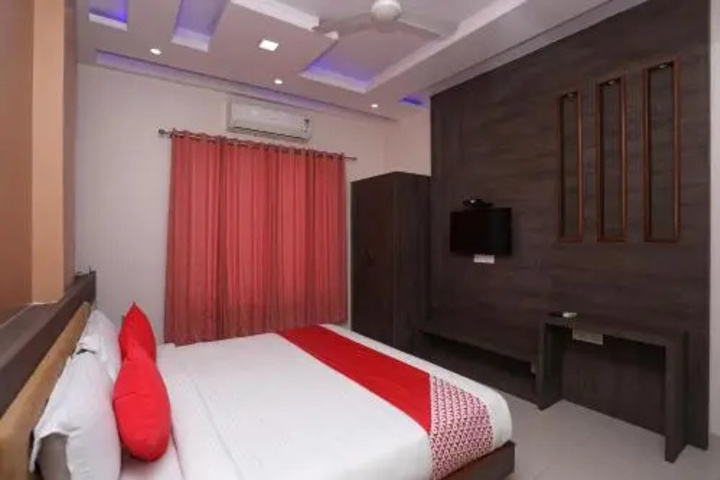 Room 5 of 14