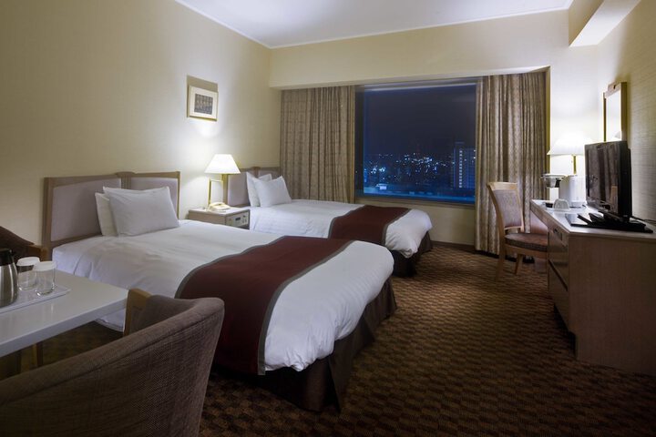 Room 4 of 38
