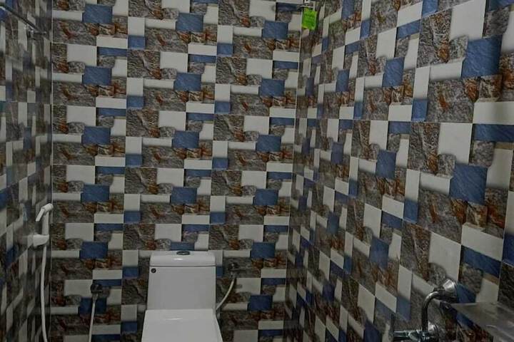 Room 8 of 15