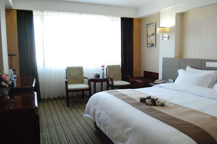 Room 5 of 24