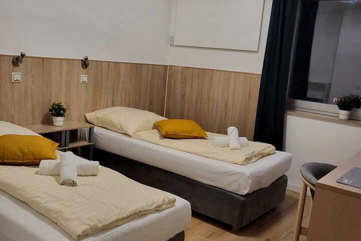 Room 9 of 21