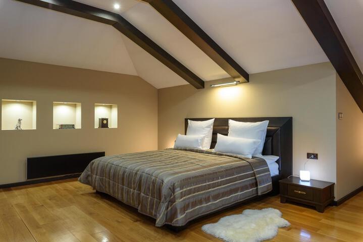Room 16 of 54