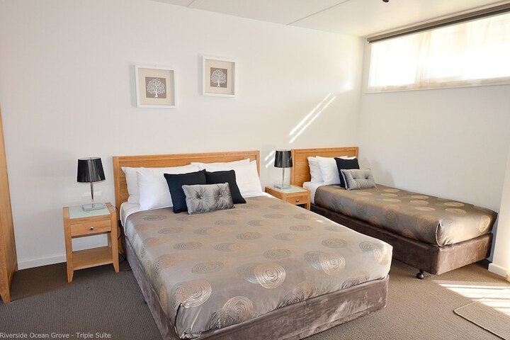 Room 12 of 48