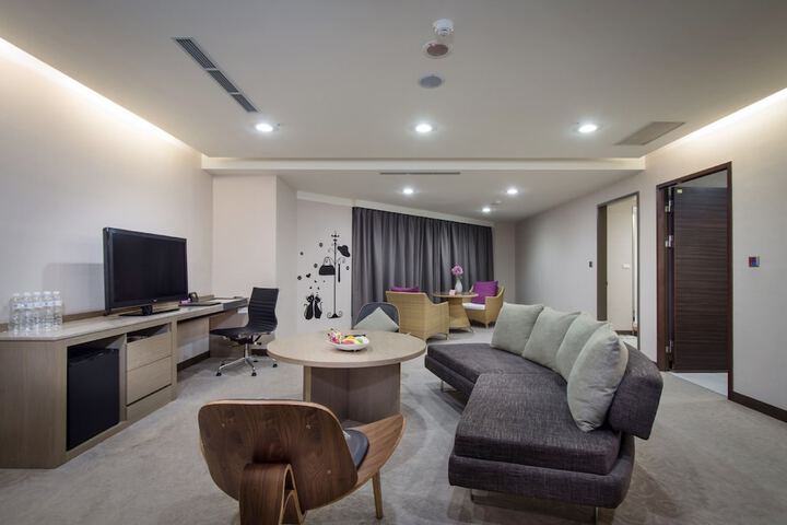 Room 34 of 79