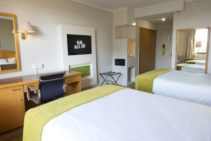 Room 12 of 128