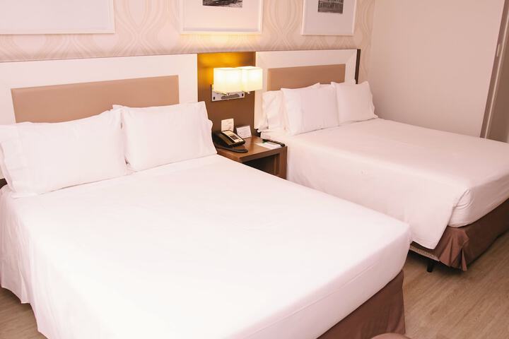 Room 30 of 74