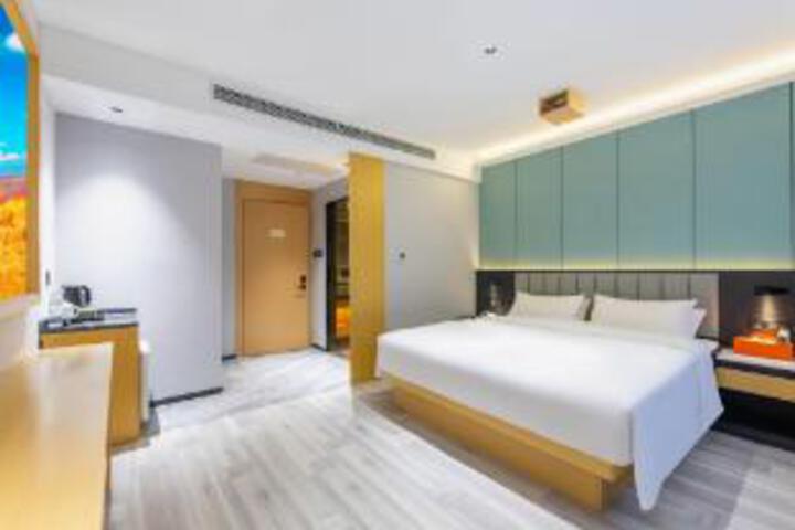 Room 15 of 17